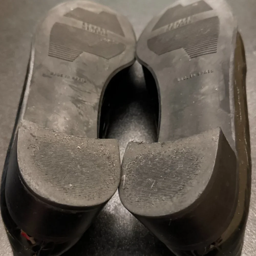 Stuart Weitzman size 7 black patent leather pump loafers